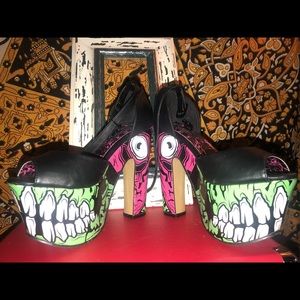 Iron Fist  ZOMBIE STOMPER SUPER PLATFORM SHOES.